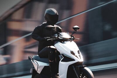 Simple One Electric Scooter Crosses 1 Lakh Bookings, Production to be Ramped Up