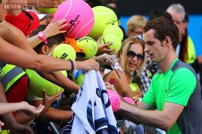 Andy Murray eases into Australian Open 4th round