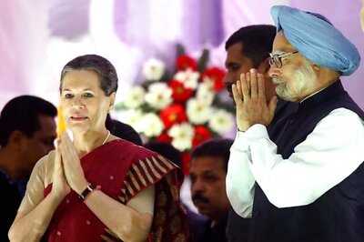Sonia to host farewell dinner for Manmohan on May 14