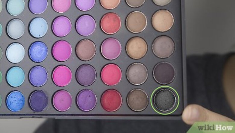 How to Apply Gothic Eye Makeup