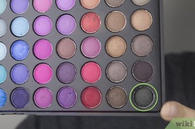 How to Apply Gothic Eye Makeup