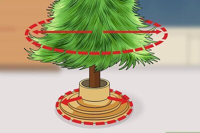 How to Choose a Christmas Tree Skirt