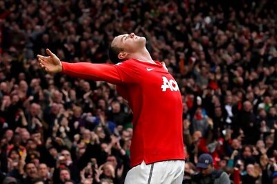 Rooney scores twice as United thrash Stoke 4-2