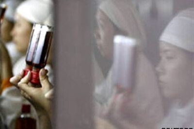Women get paid 16 pct less than men on avg: report