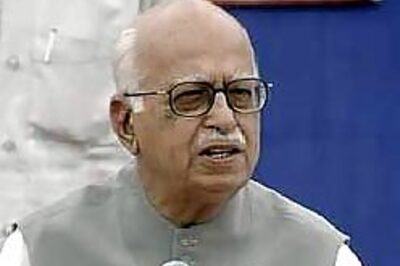Advani wants temple built in Ayodhya