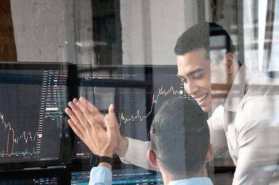 Sensex Ends 104 pts Higher; Nifty Holds 17,550 on Last Trading Day of Samvat 2078; Axis Bank Up 9%