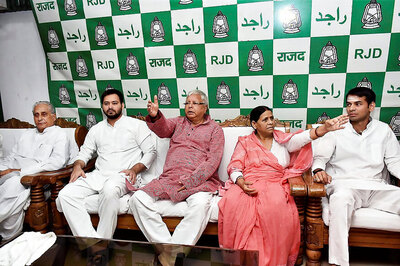 'Government Has Gone Mad, BJP Wants to Poison Lalu Prasad Yadav in Hospital': Rabri Devi