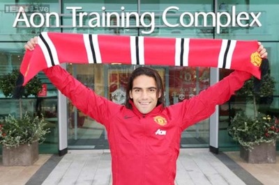Radamel Falcao completes loan move to Manchester United
