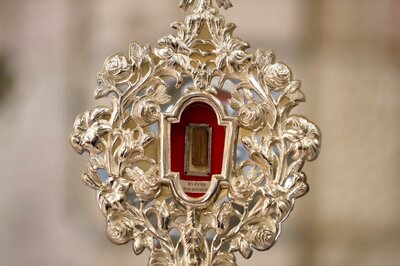 Wooden Relic, Believed to be from Jesus' Manger, is Pope's Christmas Gift to Bethlehem