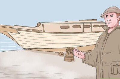 How to Caulk an Old Wooden Boat