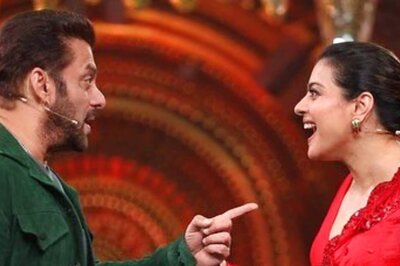 Bigg Boss 16: Salman Khan Recreates 'Pyar Kiya Toh Darna Kya' Staring Scene With Kajol, Says Revathi Is Doing Tiger 3