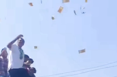 Haryana Elections 2024: Cash Showered on Crowd from Bulldozer During Rally | Watch Video