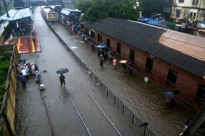 Thundershowers Lash Mumbai, Likely to Continue Till Sunday