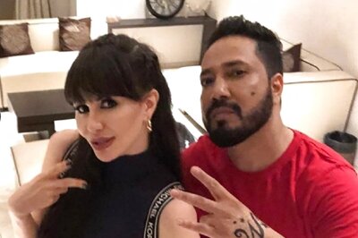 Mika Singh’s Selfie with Giorgia Andriani is Too Sassy to be Missed