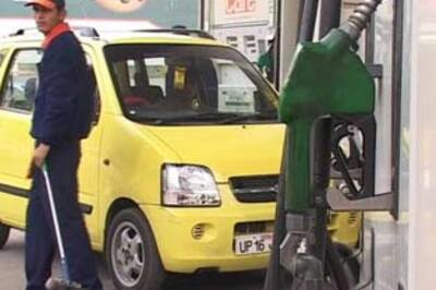 No total deregulation of fuel prices: Sources