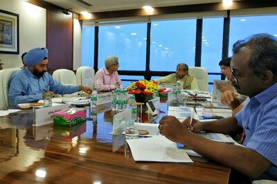 Govt Extends 15th Finance Commission's Term By a Month till November 30