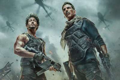 Akshay Kumar, Tiger Shroff Hold Guns In New Bade Miyan Chote Miyan Poster | Teaser Release Date Out