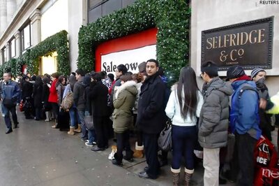 London: Six men in burqa steal $ 1.52 mn worth watches