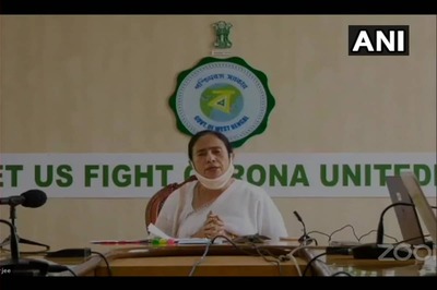 Mamata Banerjee Directs State Education Minister to Inquire if Bangla an Option for JEE Candidates