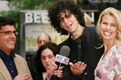 Girl to auction her virginity on Howard Stern's show