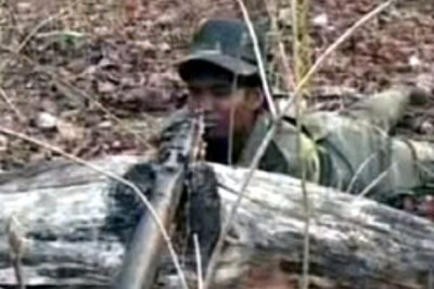 Maoists blast rail track, Jharkhand shuts down