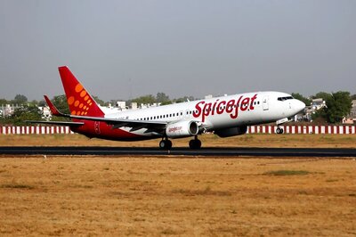 SpiceJet Plane Makes Emergency Landing at Delhi Airport After Smoke Detected in Baggage Compartment