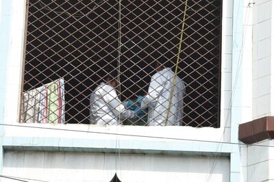 Jahangirpuri Violence: Delhi Police Chief Calls Reports of Saffron Flags Being Planted at Mosque 'Baseless'