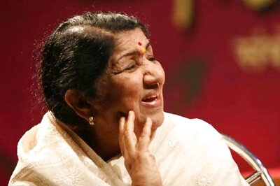 Lata Mangeshkar to be Awarded 'Banga Bibhusan' by West Bengal Govt
