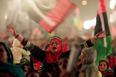 A ‘Silent Coup’: Military's Shadow Darkens Media Coverage of Pakistan Elections