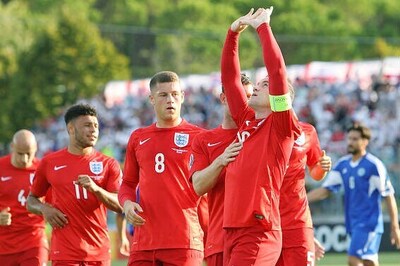 Wayne Rooney equals Bobby Charlton's record as England qualify for Euro 2016