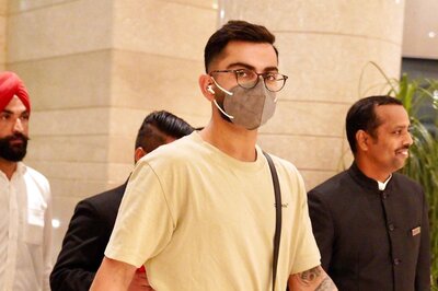 Virat Kohli Arrives in a New Stylish Haircut at Mohali for 1st T20I against Australia | Watch