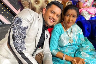 Indian Idol 12 Host Aditya Narayan Drops Priceless Pic With 'Goddess of Music' Asha Bhosle
