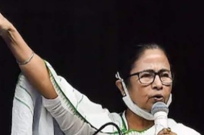 Mamata Banerjee to Meet Cabinet Before Leaving for Delhi on Monday