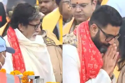 Amitabh Bachchan, Abhishek Mobbed in Ayodhya Ahead of Ram Mandir Inauguration; Video Goes Viral