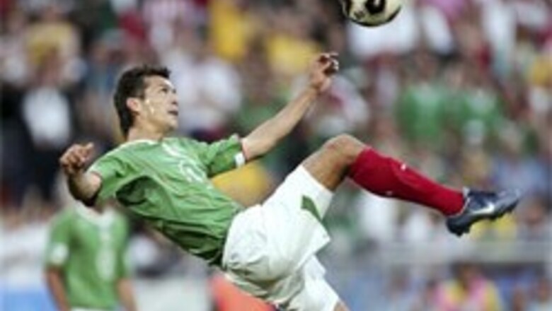 Soccer gives politicians a tough fight