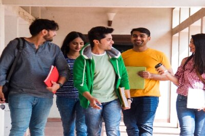 Students Happy With Chemistry Paper on Last Day of JEE Main 2022 Session 1, Math Continue to be 'Lengthy and Tricky'