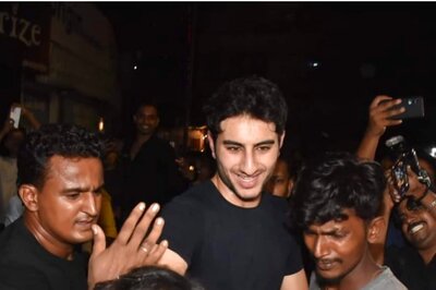Ibrahim Ali Khan Gets Manhandled By Crowd, Netizens Laud His Patience; Watch Video