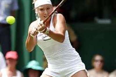 Outlandish Mattek socks it to Venus