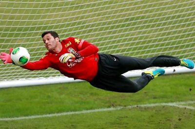 Julio Cesar set to sign for Napoli: reports