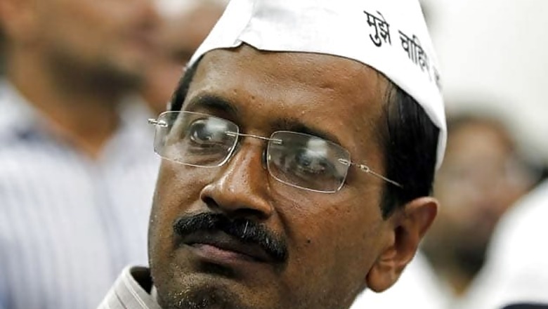 Internal Lokpal talks of 'growth of two camps within AAP'
