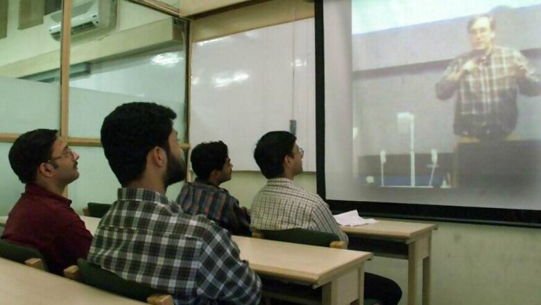 E-Learning Provides Hope as Colleges Struggle to Update Courses
