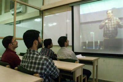 E-Learning Provides Hope as Colleges Struggle to Update Courses