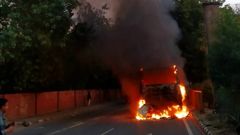 'In the Name of Delhi Elections': As Jamia University Burns, Political Parties Play Blame Game