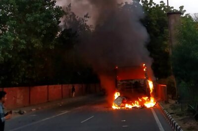 'In the Name of Delhi Elections': As Jamia University Burns, Political Parties Play Blame Game