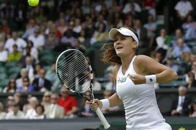 Radwanska downs Kerber to reach Wimbledon final