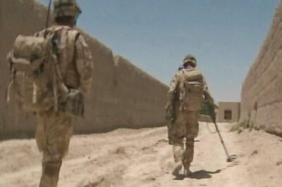 Insurgents present peace plan to Karzai