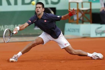 Novak Djokovic in injury scare at Hopman Cup