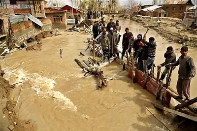 J&K: 7 feared dead in house collapse