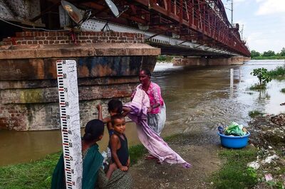 Yamuna Crosses Warning Level Again in Delhi, Likely to Swell Further; Flood Control Room on Alert