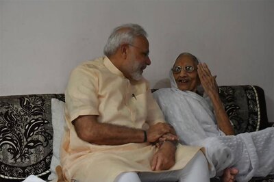 Narendra Modi Takes Blessings of His Mother on 66th Birthday